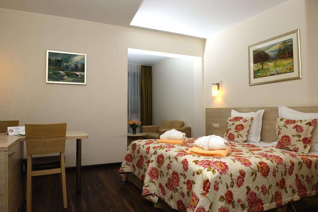 Sromowce Niżne Hotel Nad Przelomem מראה חיצוני תמונה